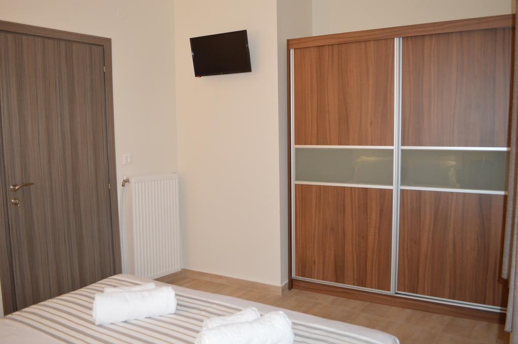 Kamis Suite Неос Мармарас Екстериор снимка